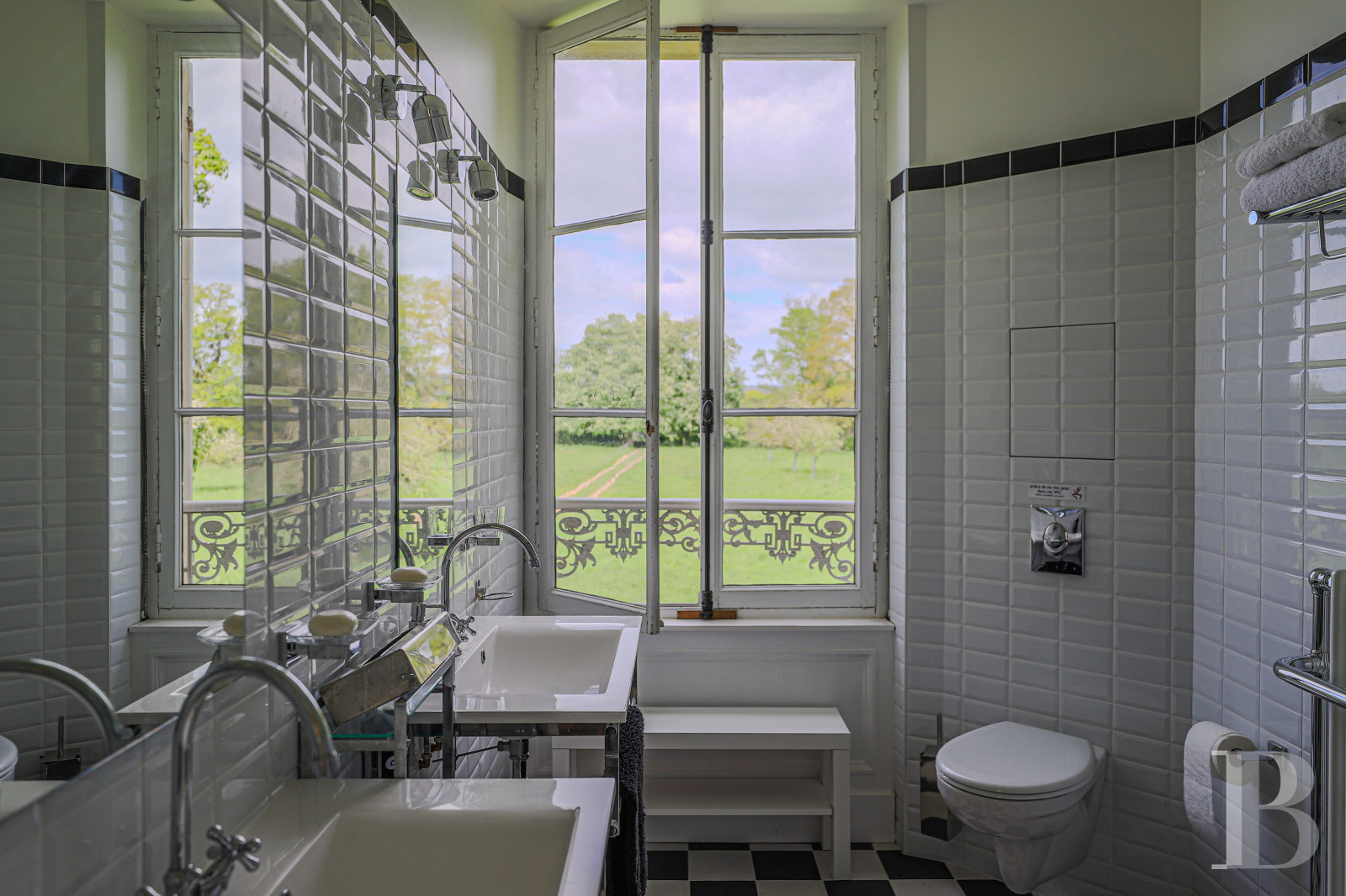 A 19th-century house bordered by a moat, in the Pays d'Auge region, in Normandy  - photo  n°37